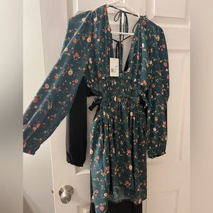 Beautiful brand new forever21 dress cut out sides size medium